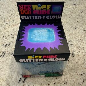 Nice Cube Glitter & Glow Blue (this is the original size not the super cube)